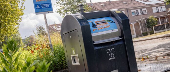 Kleine afvalklepjes voor zwerfaval. Foto: gemeete Oldenzaal
