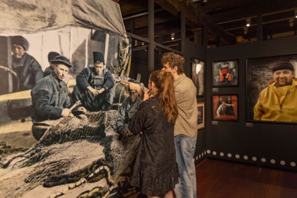Zaalimpressie tentoonstelling Voorbij de foto, foto Guillaume Groen